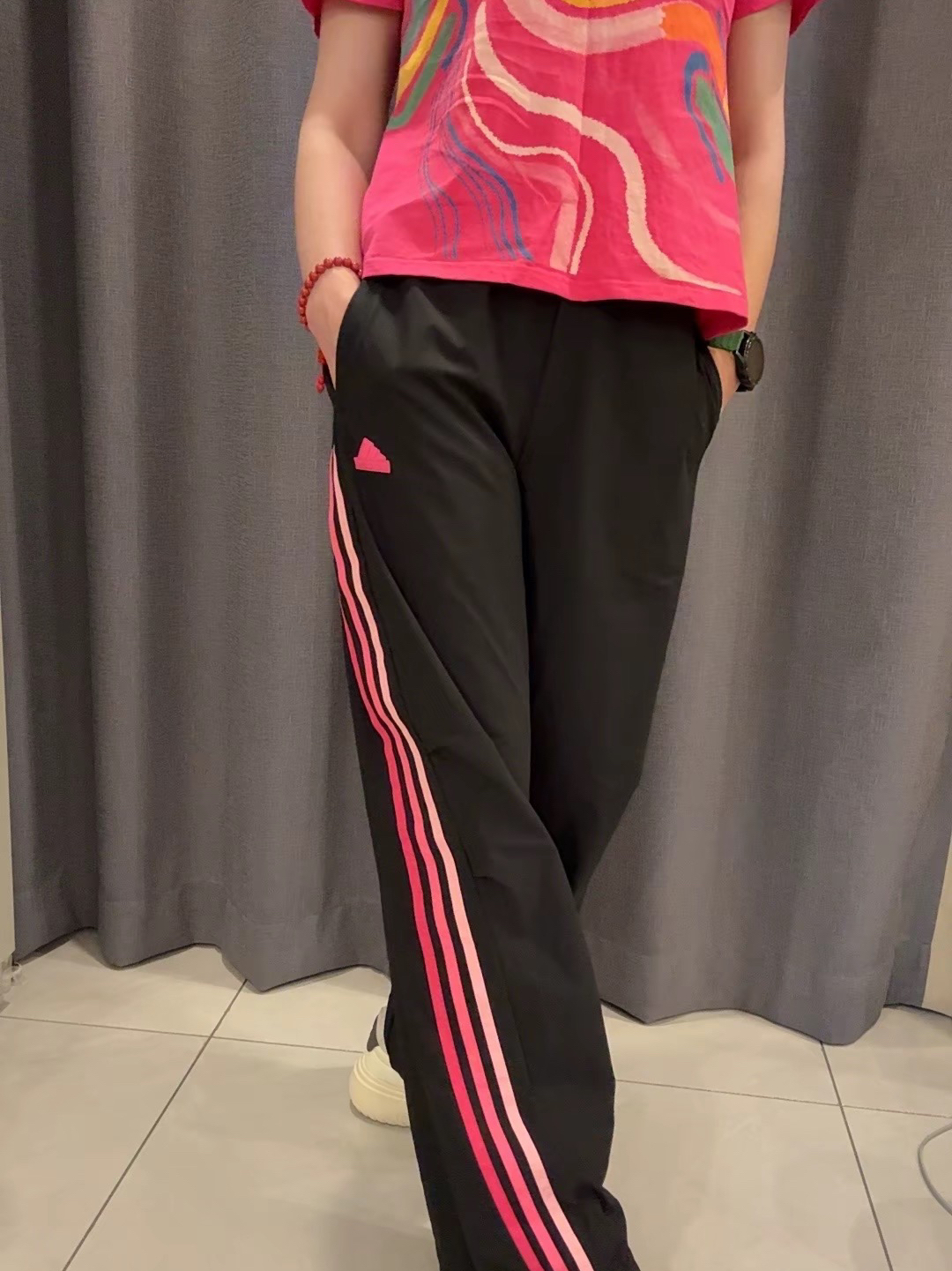 啊～还是黑粉 这不妥妥的辣妹风