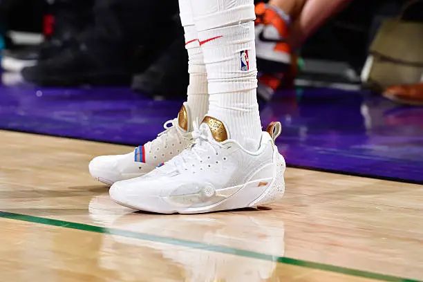 🌟 【李宁全城13｜月球探索战靴，颠覆你的球场体验！】🌟