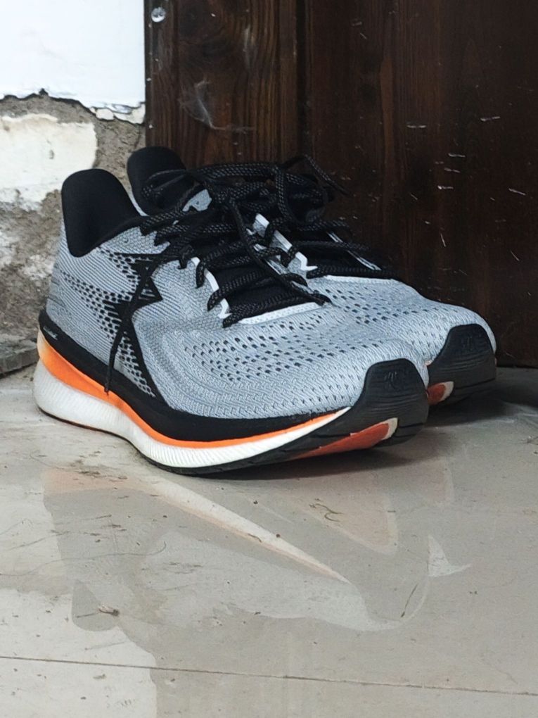一双老鞋👟期待他的缓震水平