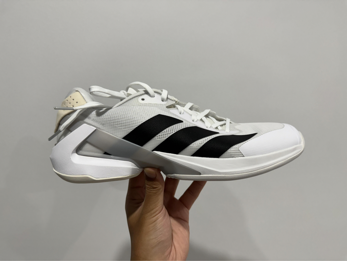这双adizero跑进我心里了！实在是酷⚫️