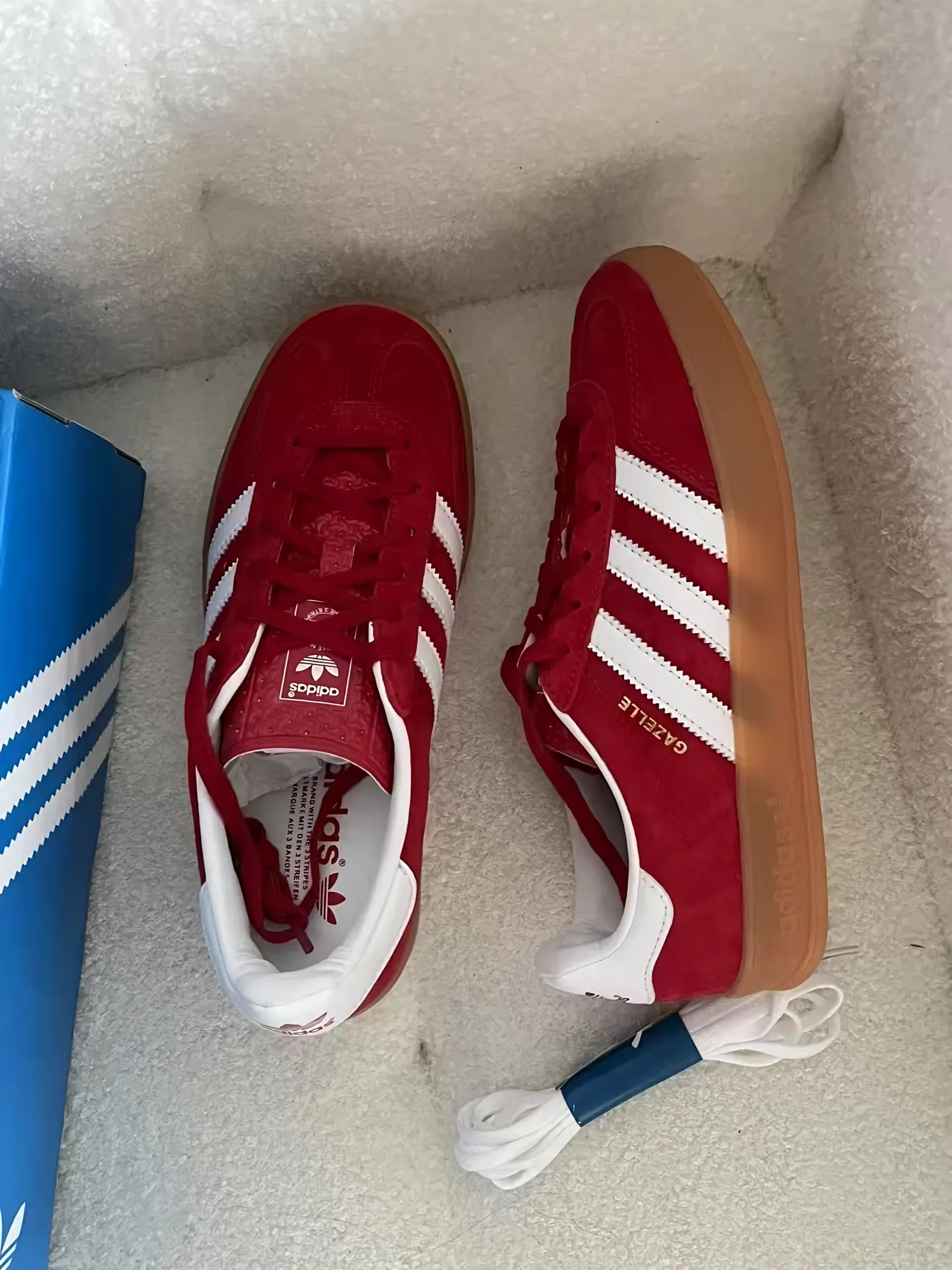 好喜欢冬天穿红色。新年色#gazelle #过年fitcheck咋穿才算潮 #红鞋子 #samba