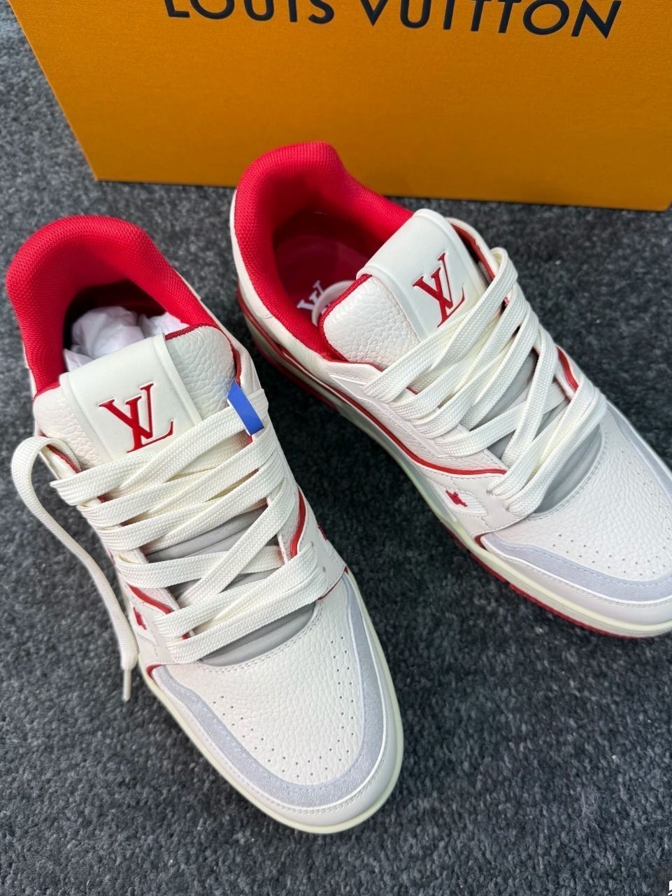 这么帅气的板鞋⼁怎么能拒绝