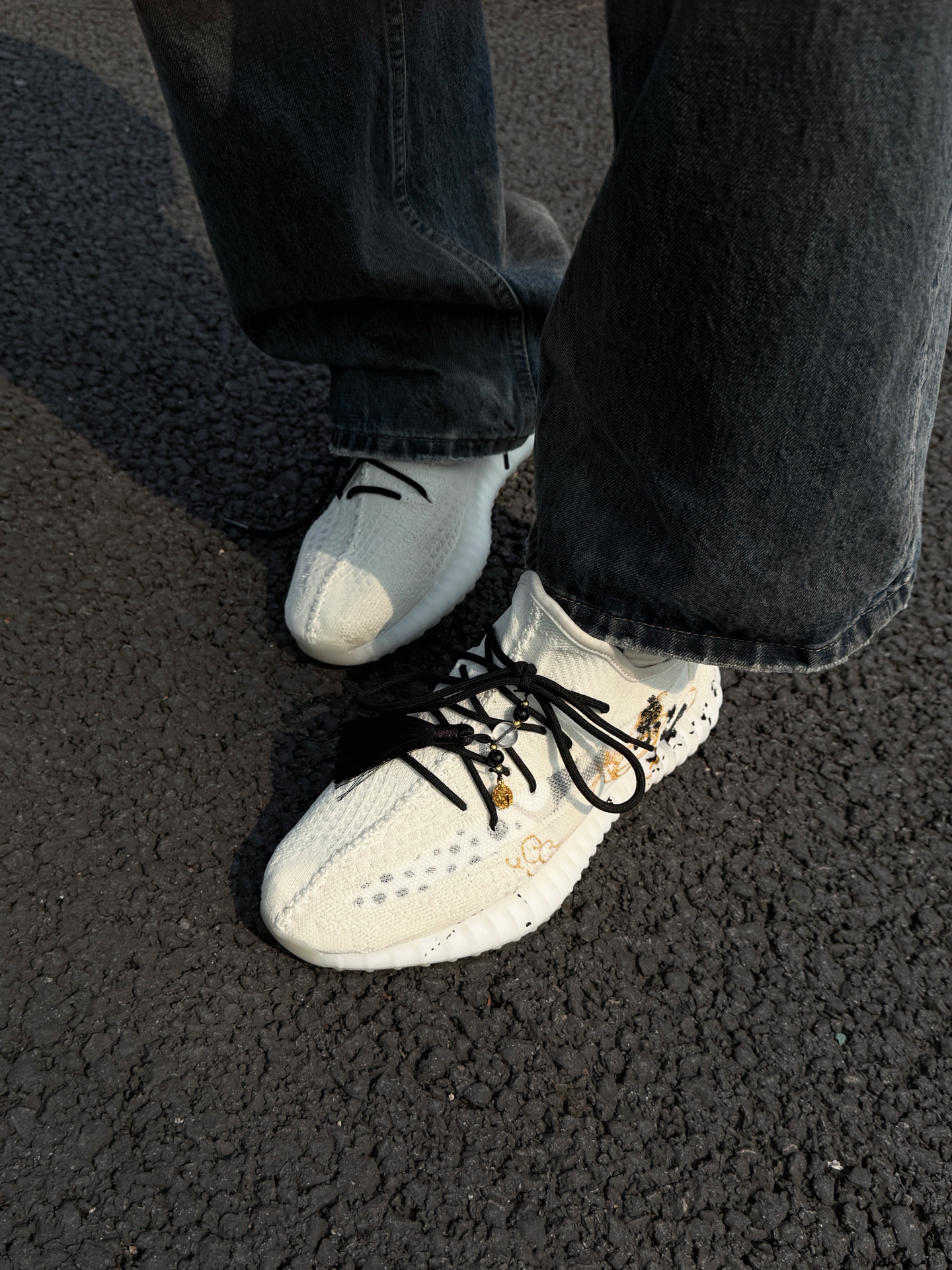 新年第一双鞋 | 这双定制Yeezy 350 V2太绝啦