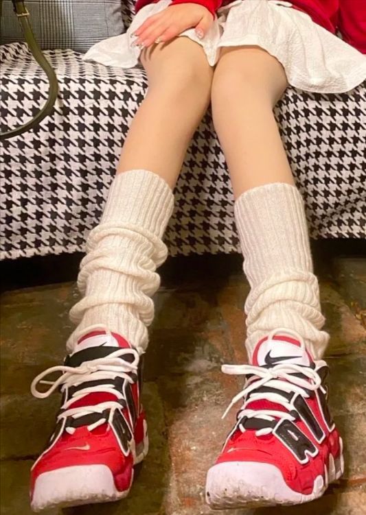 黑红脉冲炸裂街头!这双「气垫怪兽」让我被误认成球场叛徒