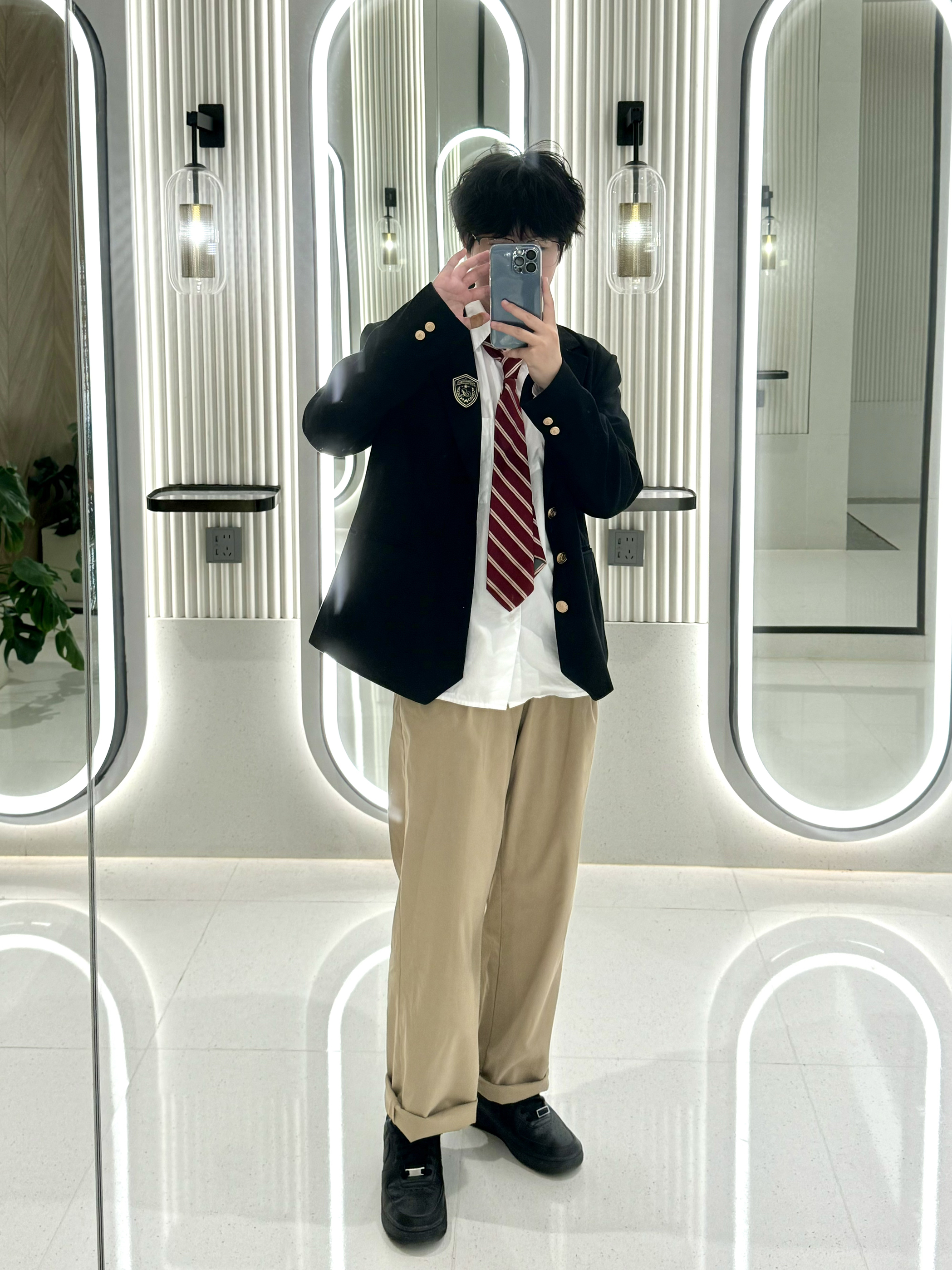 今天是黑色dk西服look