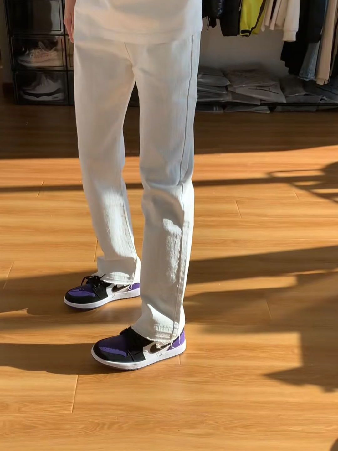 白裤子配什么鞋子?这双AJ1黑紫低帮怎么样?是真香还是真坑?我来告诉你❗