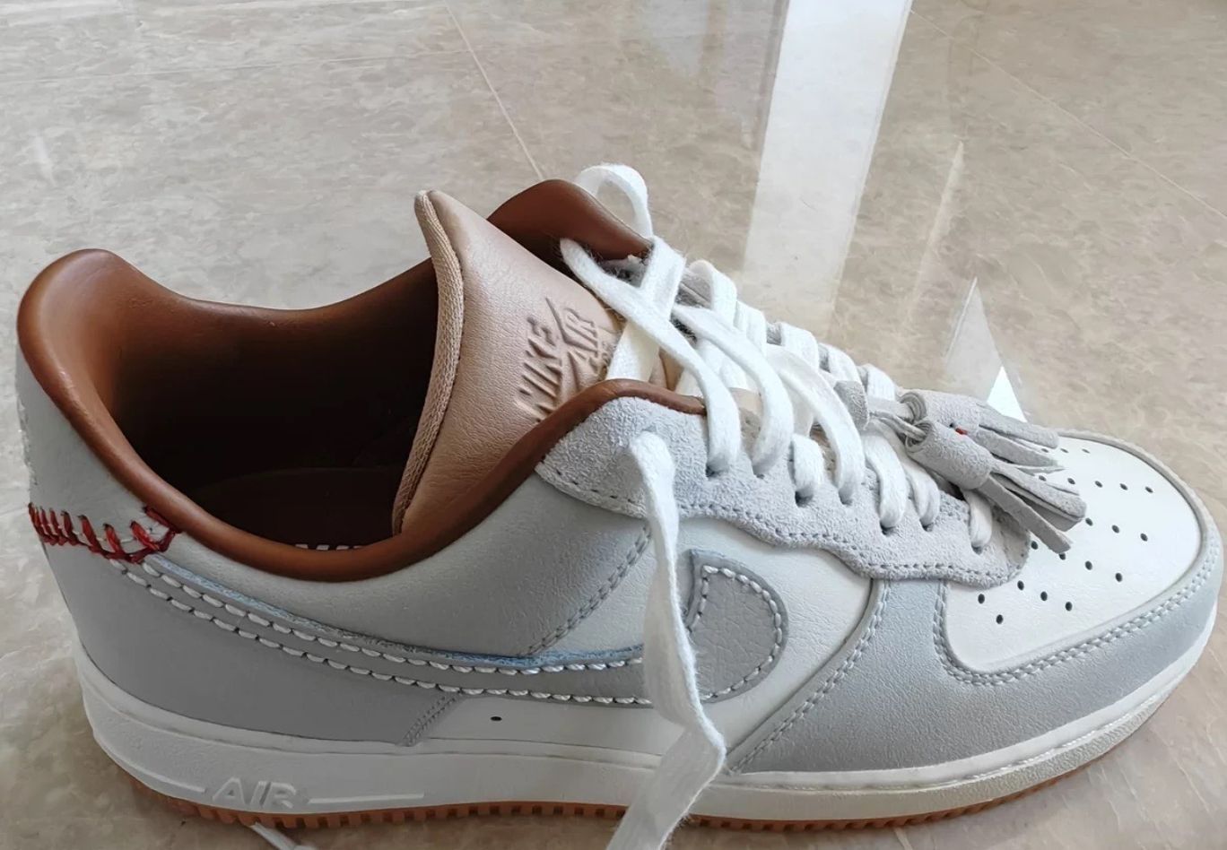Nike Air Force 1 是一款