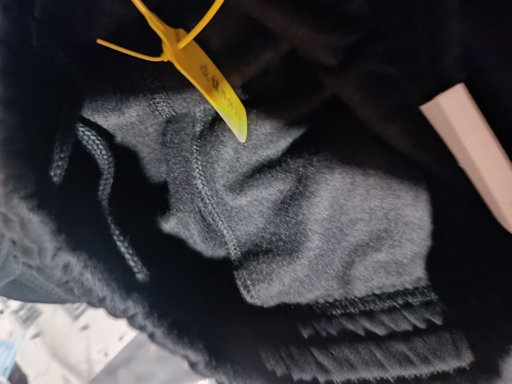 还不错，冷天运动穿应该很舒服。