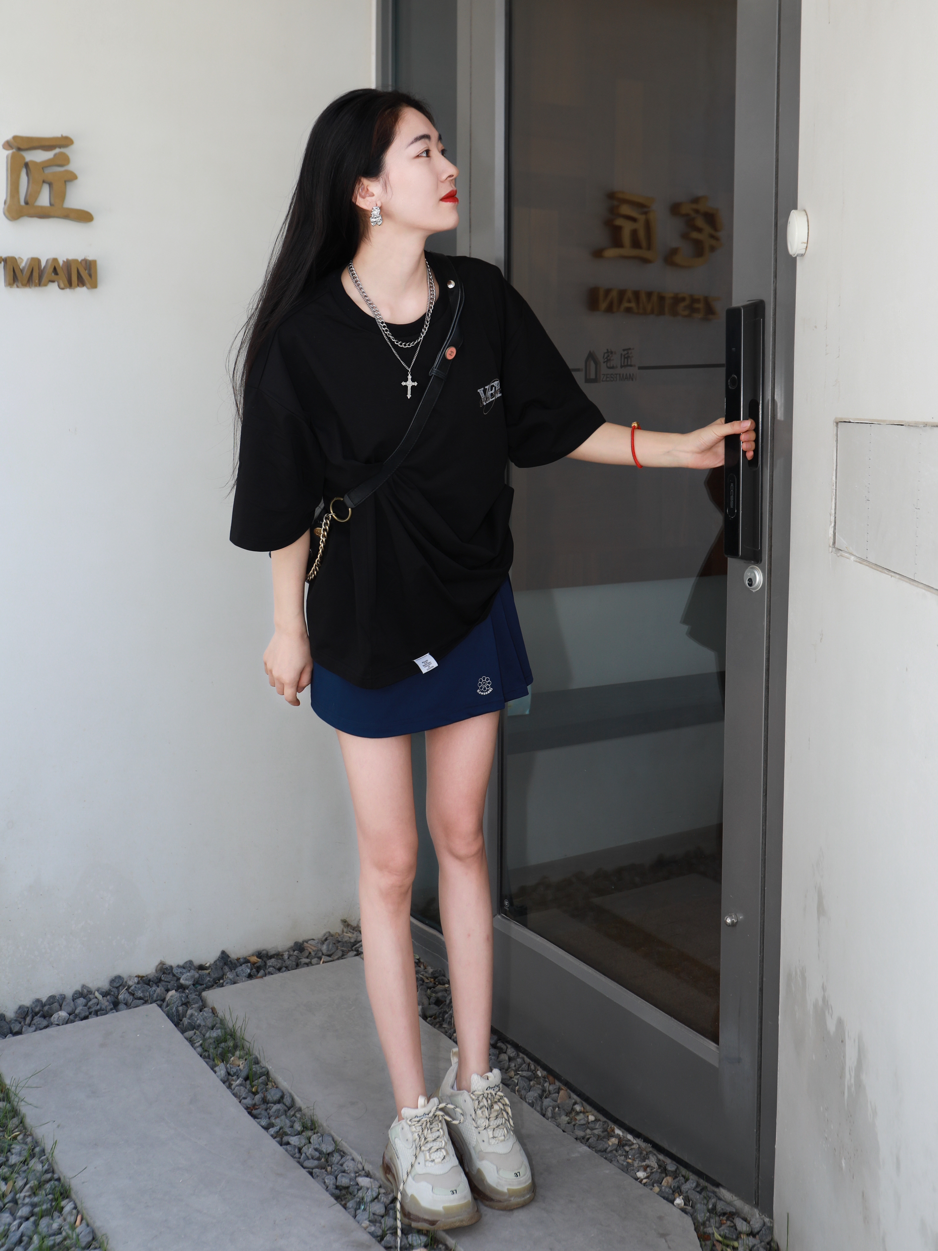 T恤我喜欢穿大的～