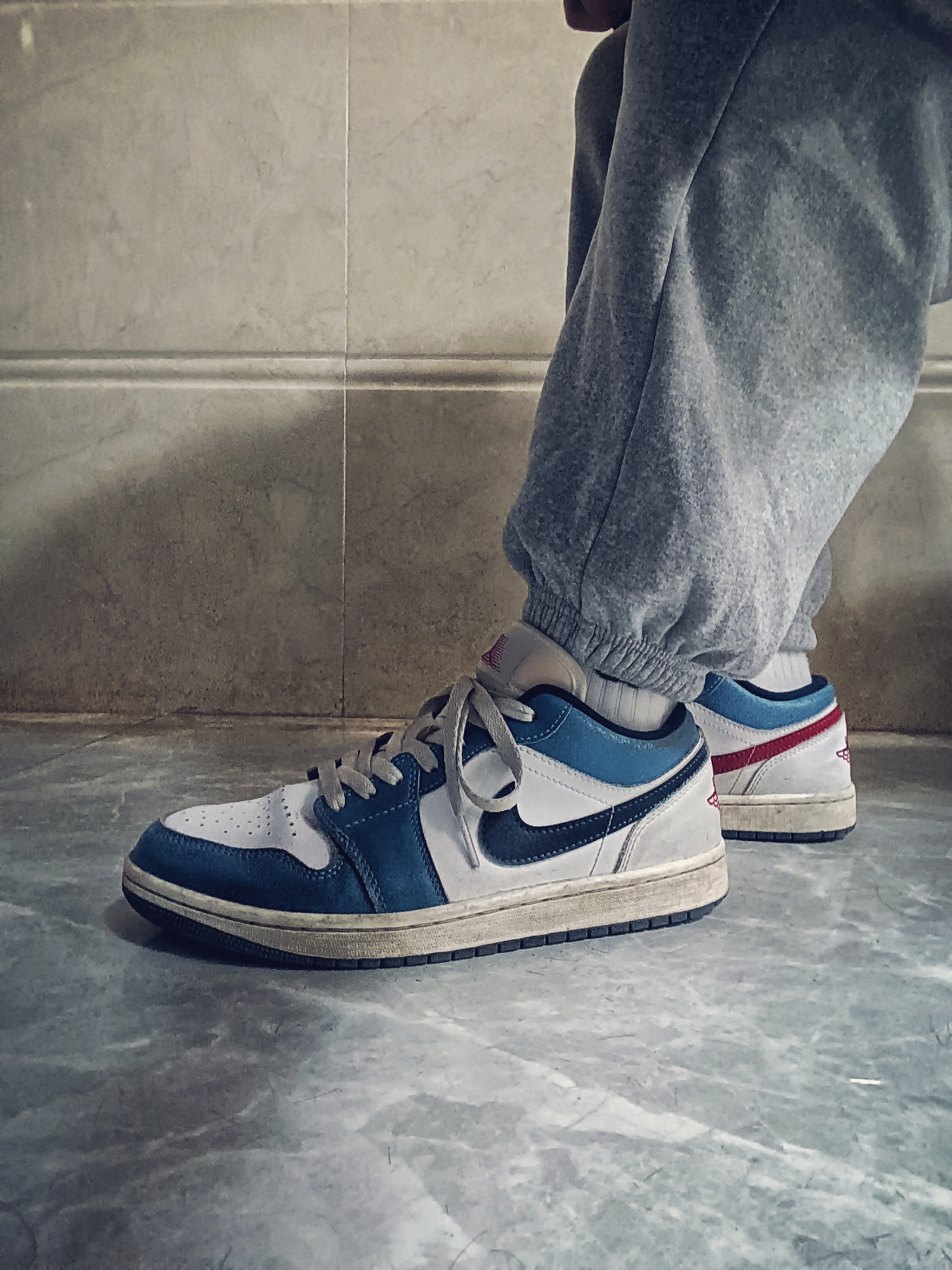 因颜值抗打而火爆各地的aj1⁉️⁉️优缺点很明显,还请你谨慎入手,不能盲目跟风啊‼️‼️