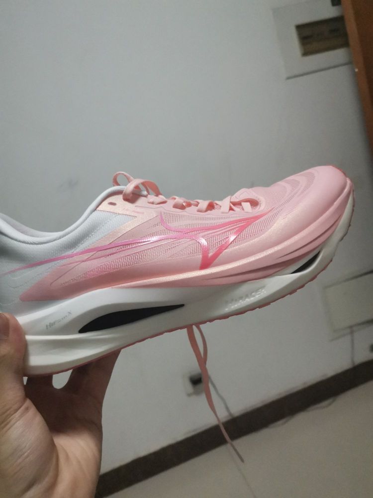 前掌非常的软，推进力比较强