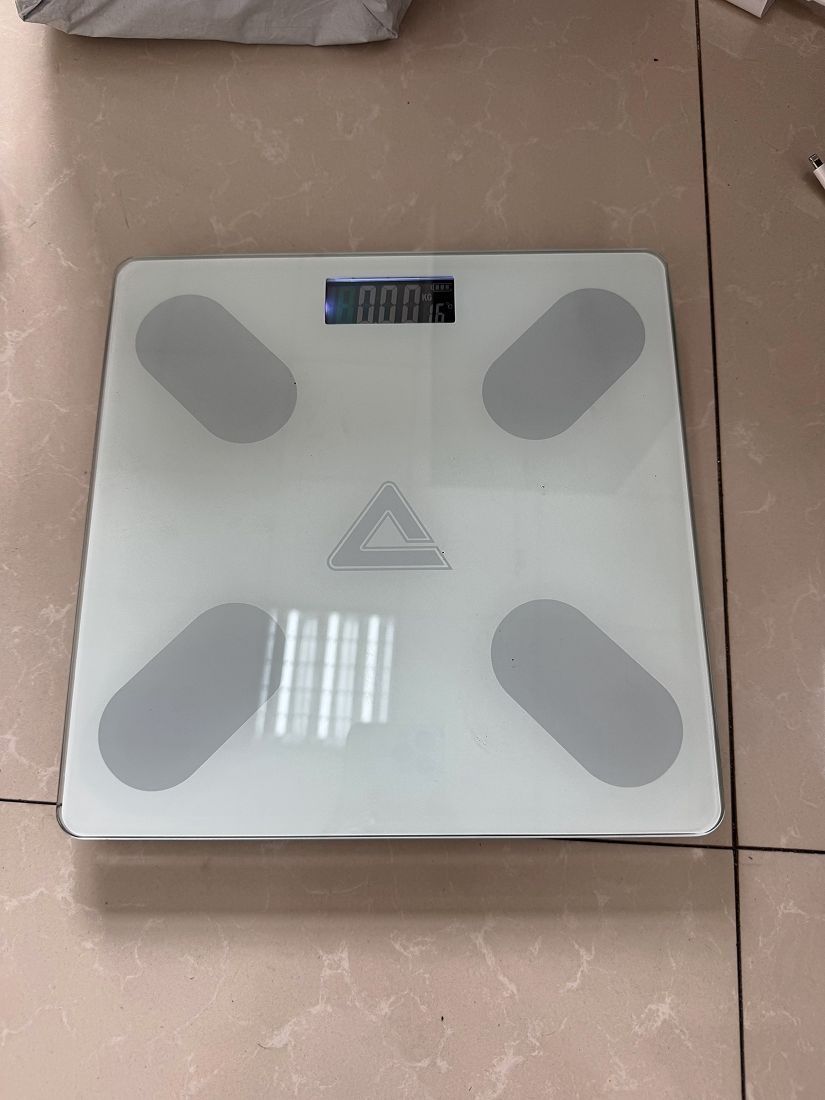 减脂党必入！匹克体脂秤太绝啦👏
 
家人