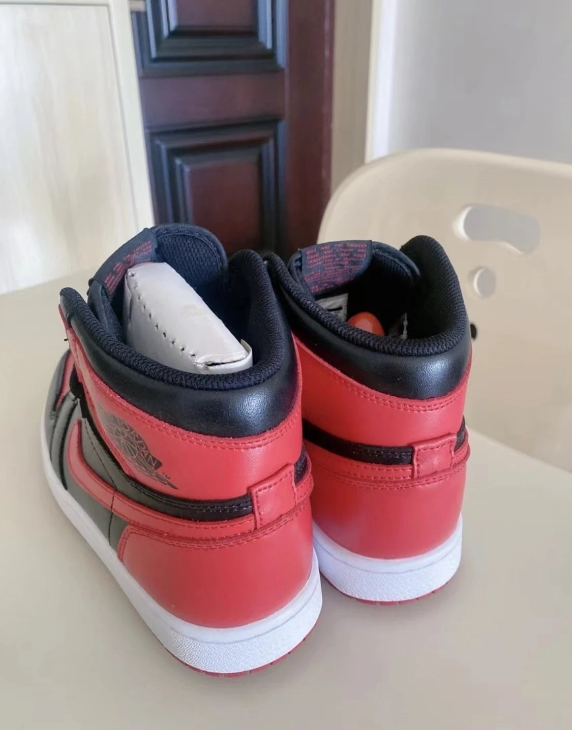 【奢华重塑经典】👟Air Jordan 1 女款丝绸禁穿高邦:红黑锋芒,柔缎华章🔥