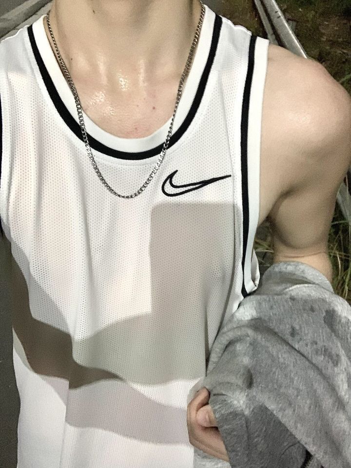 运动型男友夏季必备的型男防晒！
