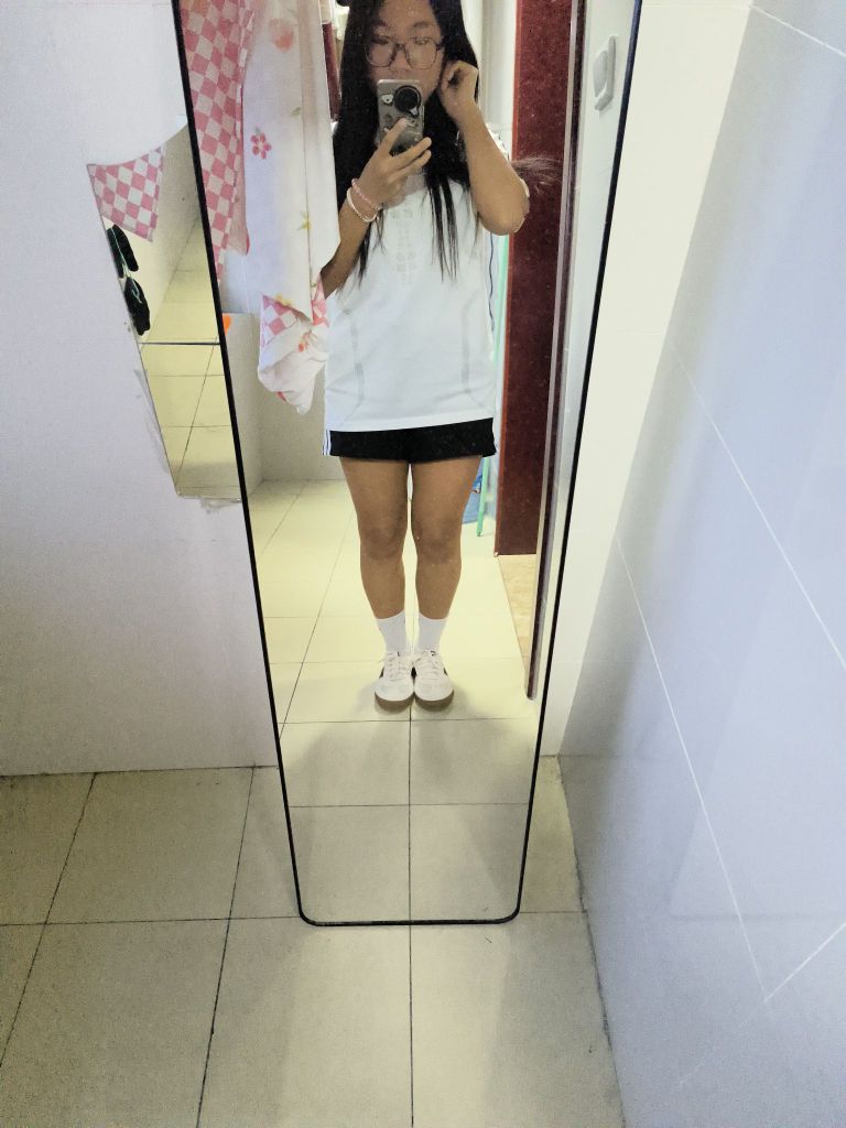 穿起来很舒服，版型很好
