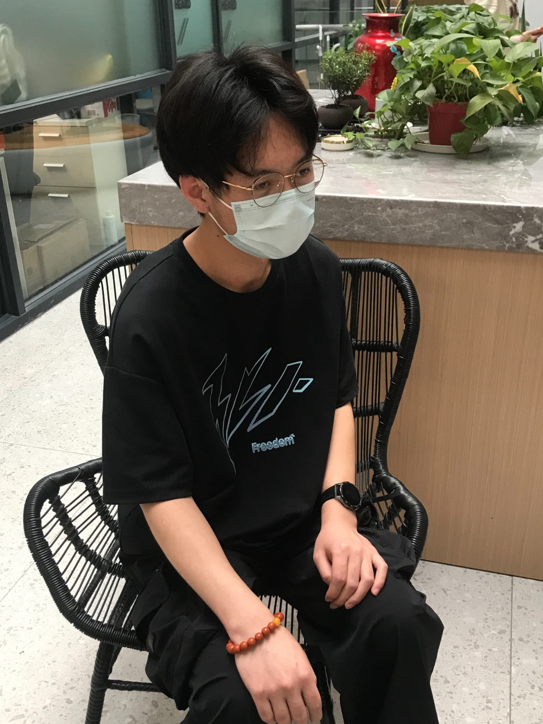 👕 印花短袖，型男必备清凉单品！🌈