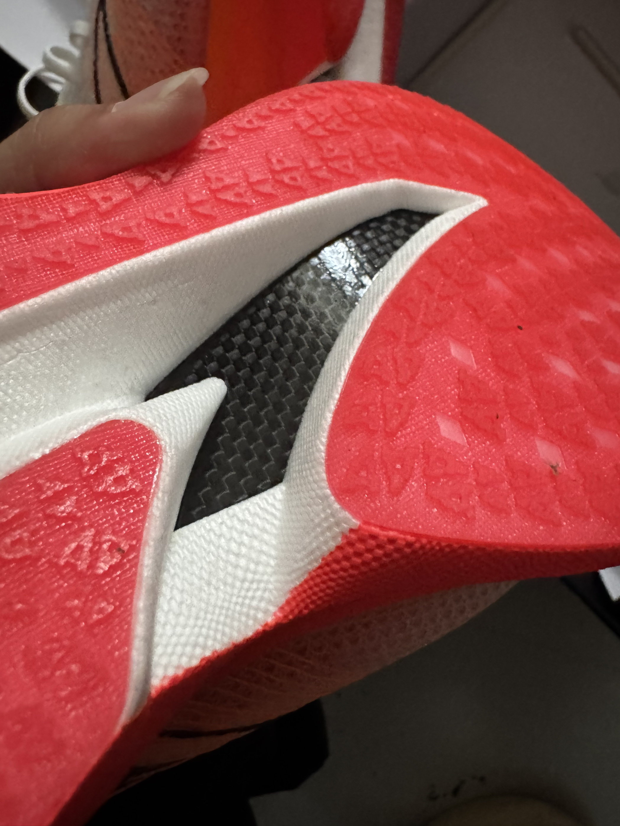 非常棒，安踏质量一直可以的，脚感比较韧，