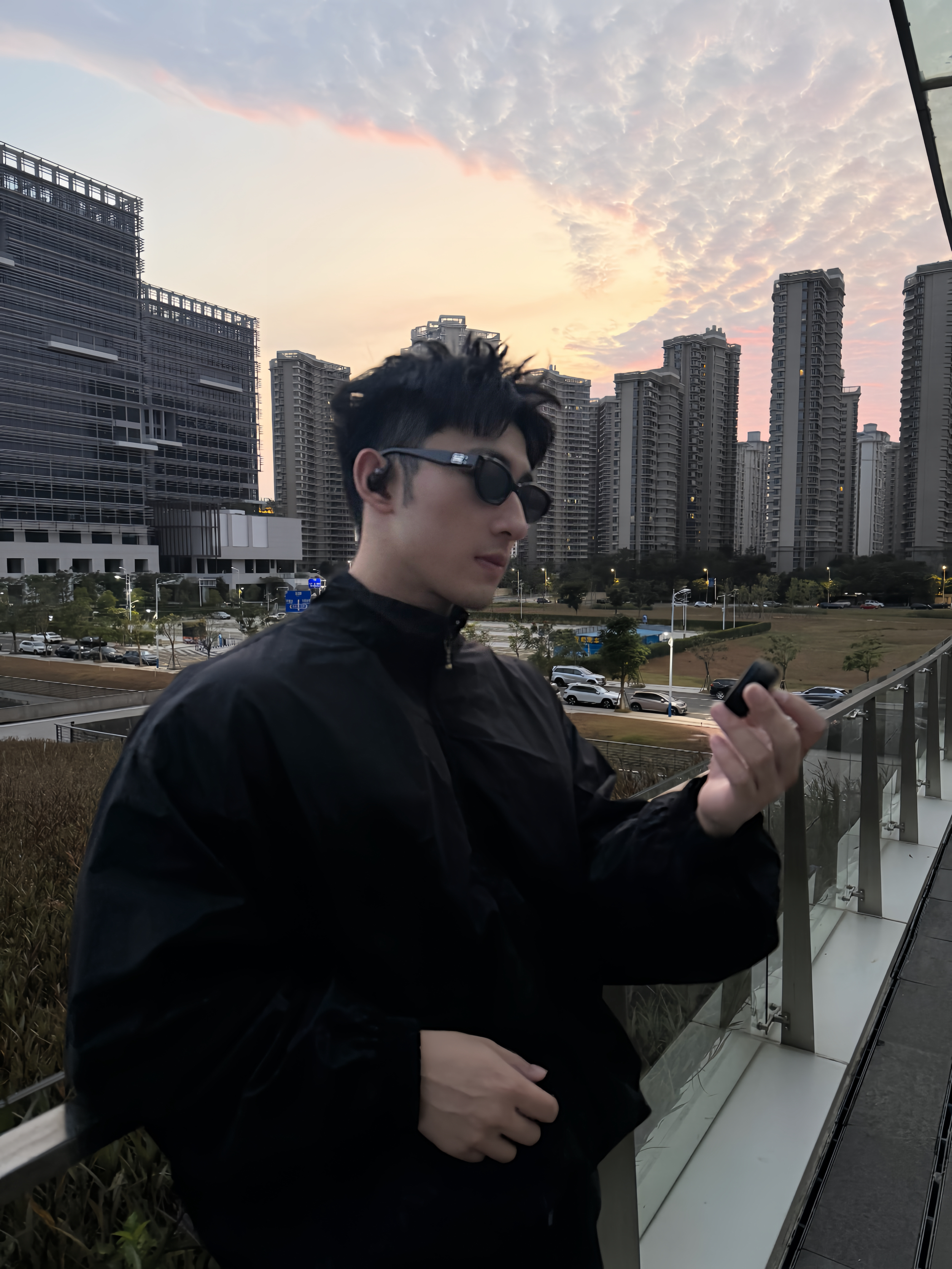 耳机分你一半 谁的歌才适合这落日余晖
