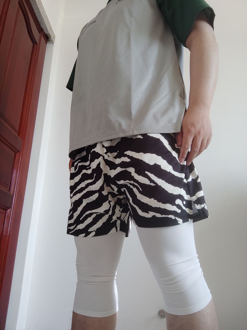 三分豹纹短裤真的帅啊