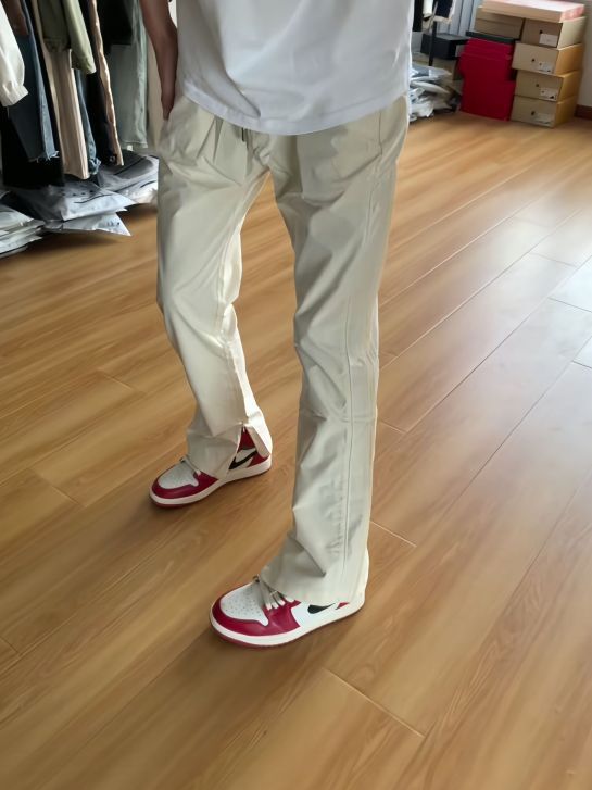 180cm大长腿的穿搭秘籍:解锁1米8的超模气质,轻松变身街头焦点!