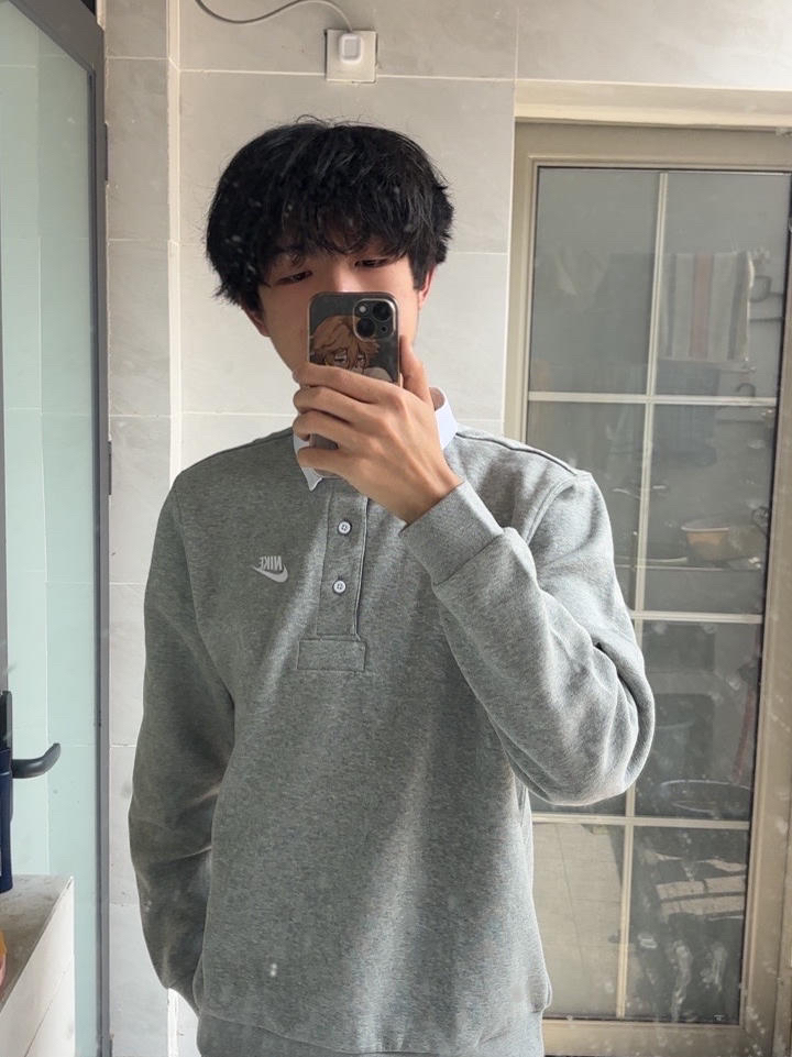 奶狗必备灰色nike翻领长袖