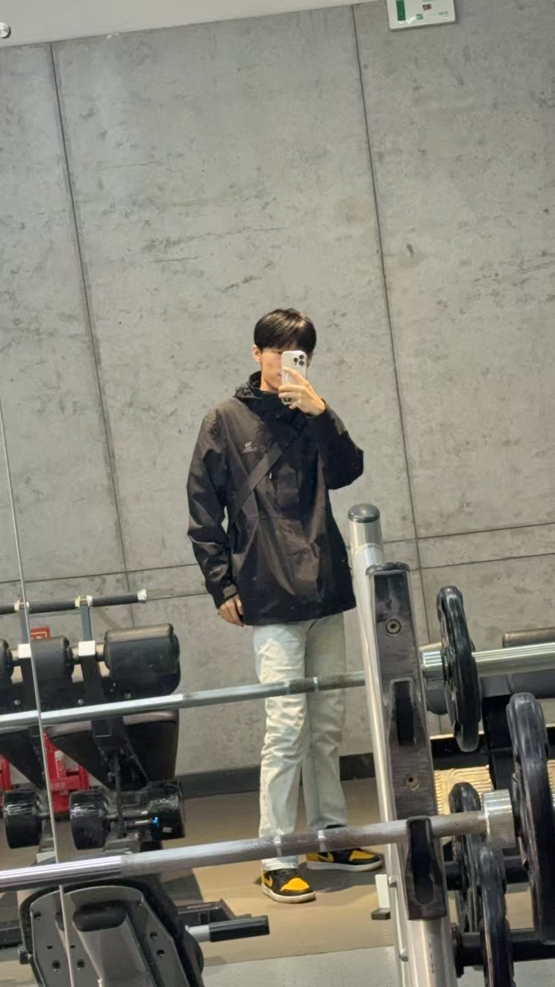 骆驼、伯希和冲锋衣到底哪个好?