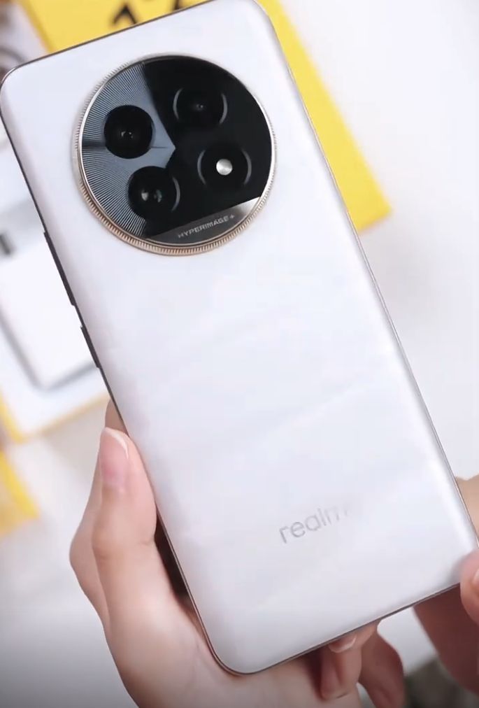 256GB+5200mAh+120倍变焦，跌至1394元，已成千元机“新卷王”