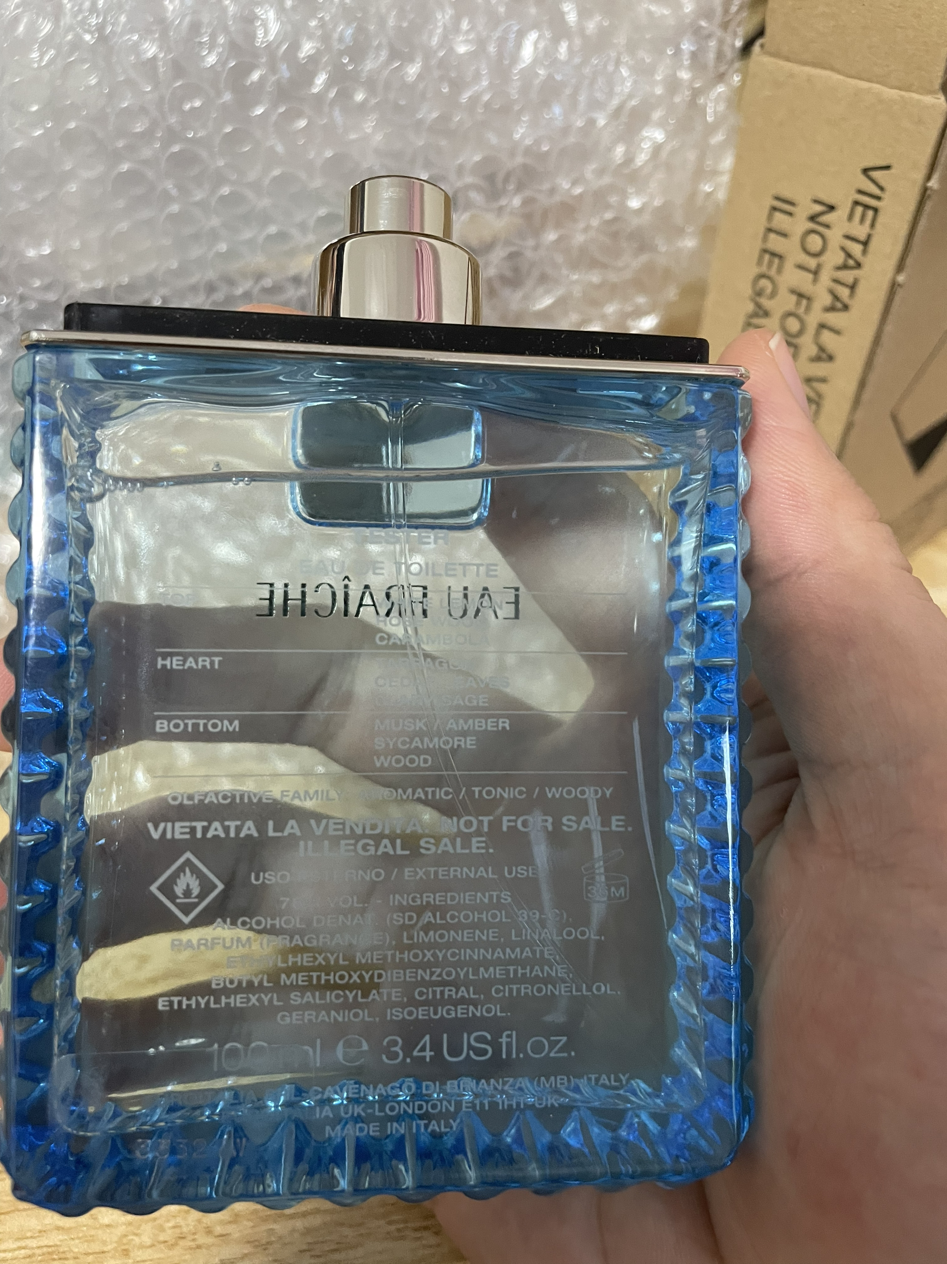 范思哲香水，云淡风轻！