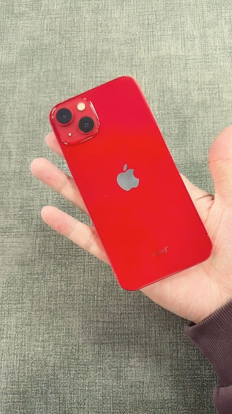 iPhone13红色！这个颜色有点失望