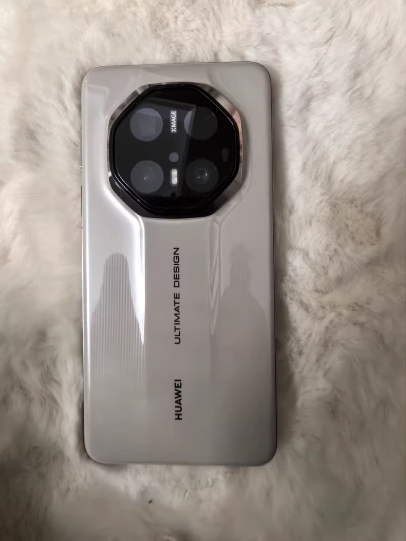 华为机皇降至“新低价”，16GB+512GB下跌1211元，花粉终于等到了