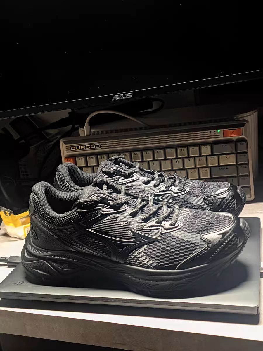 被美津浓RACER V2 拿捏住的时尚运动魂