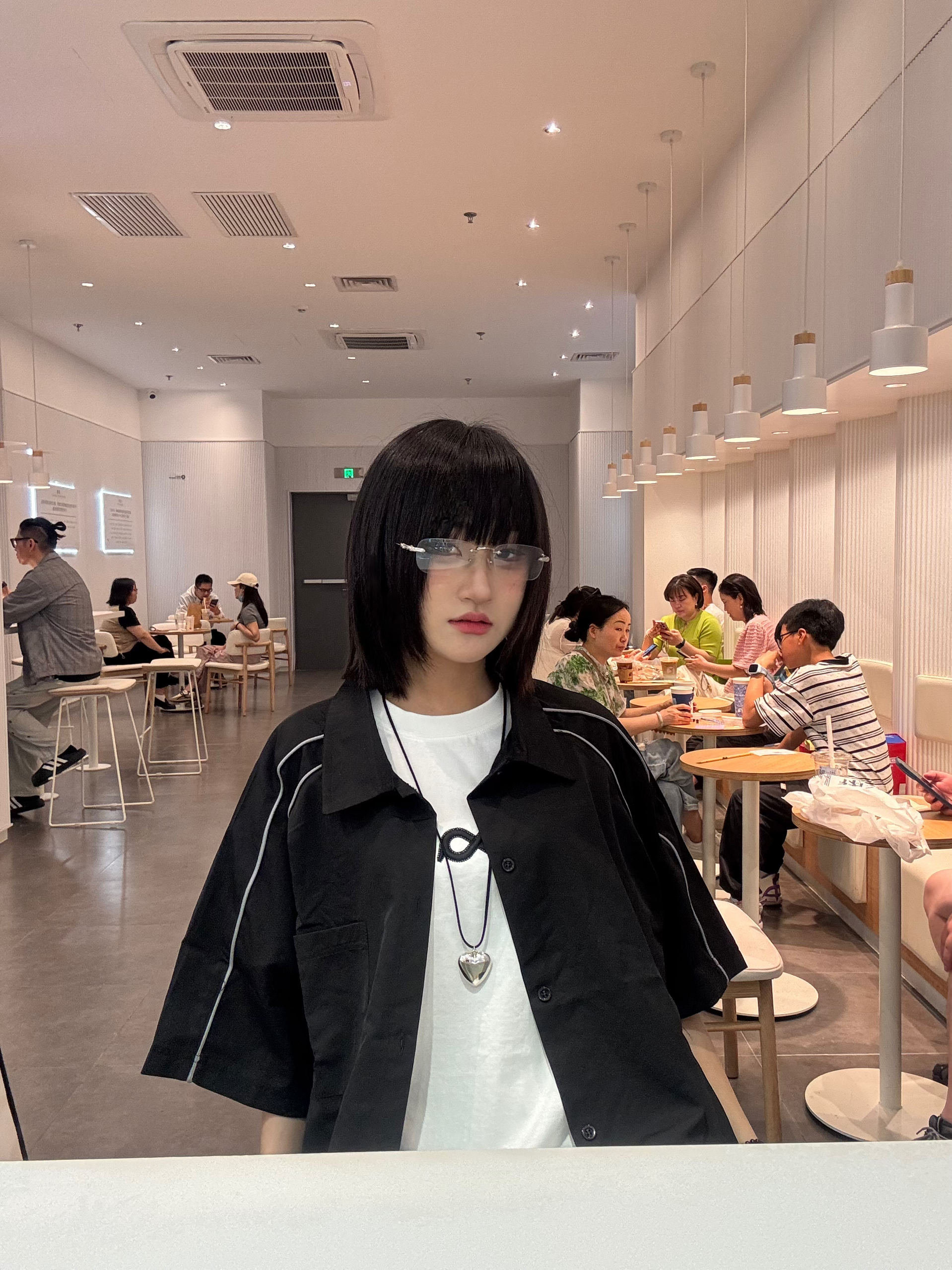 黑衬衫 少年感