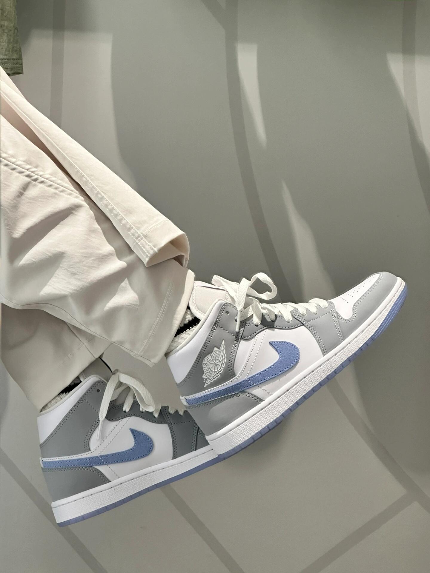 Jordan Air Jordan 1 mid "wolf grey" 小dior 中帮 复古篮球鞋