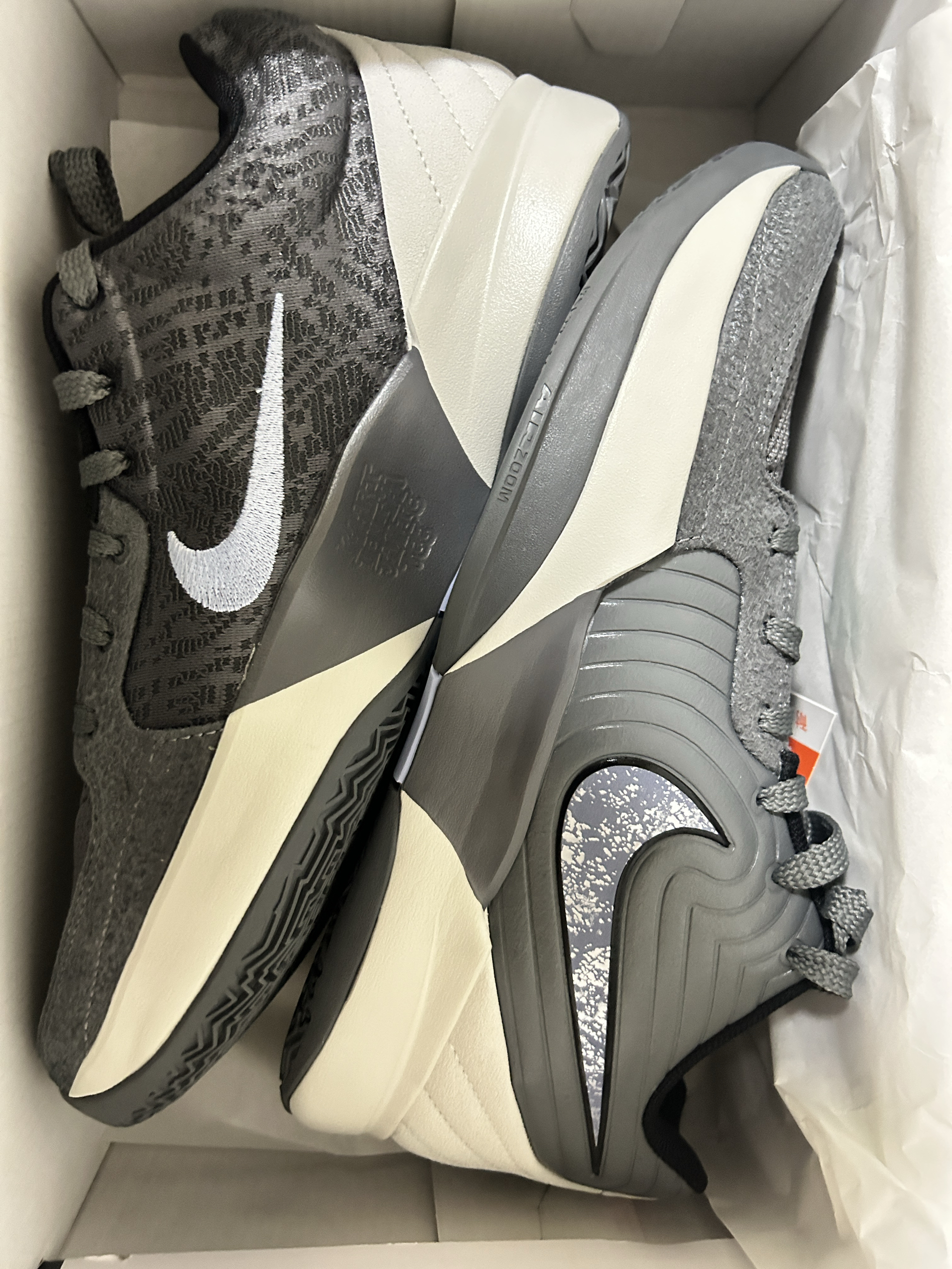 脚感舒适，兼顾实战和休闲！