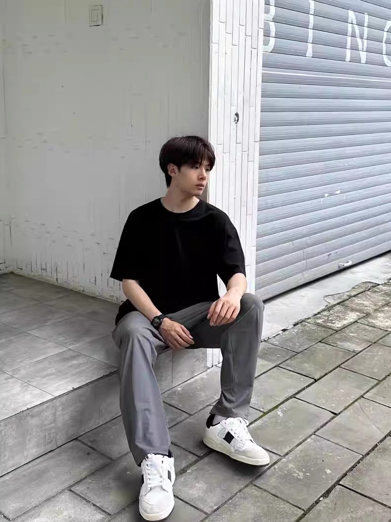 ootd | 这款深灰色条纹直筒裤真的太帅了！！！