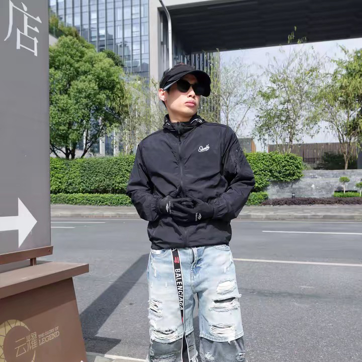 连帽拉链防晒服，搭啥都出彩