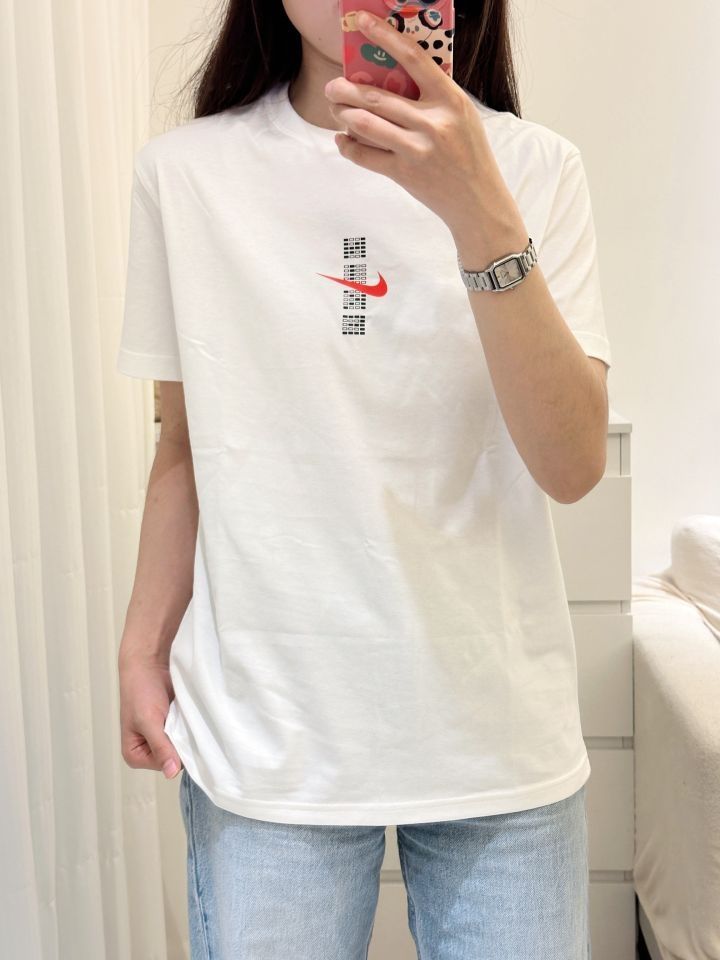 这套白T+牛仔裤直接封神！