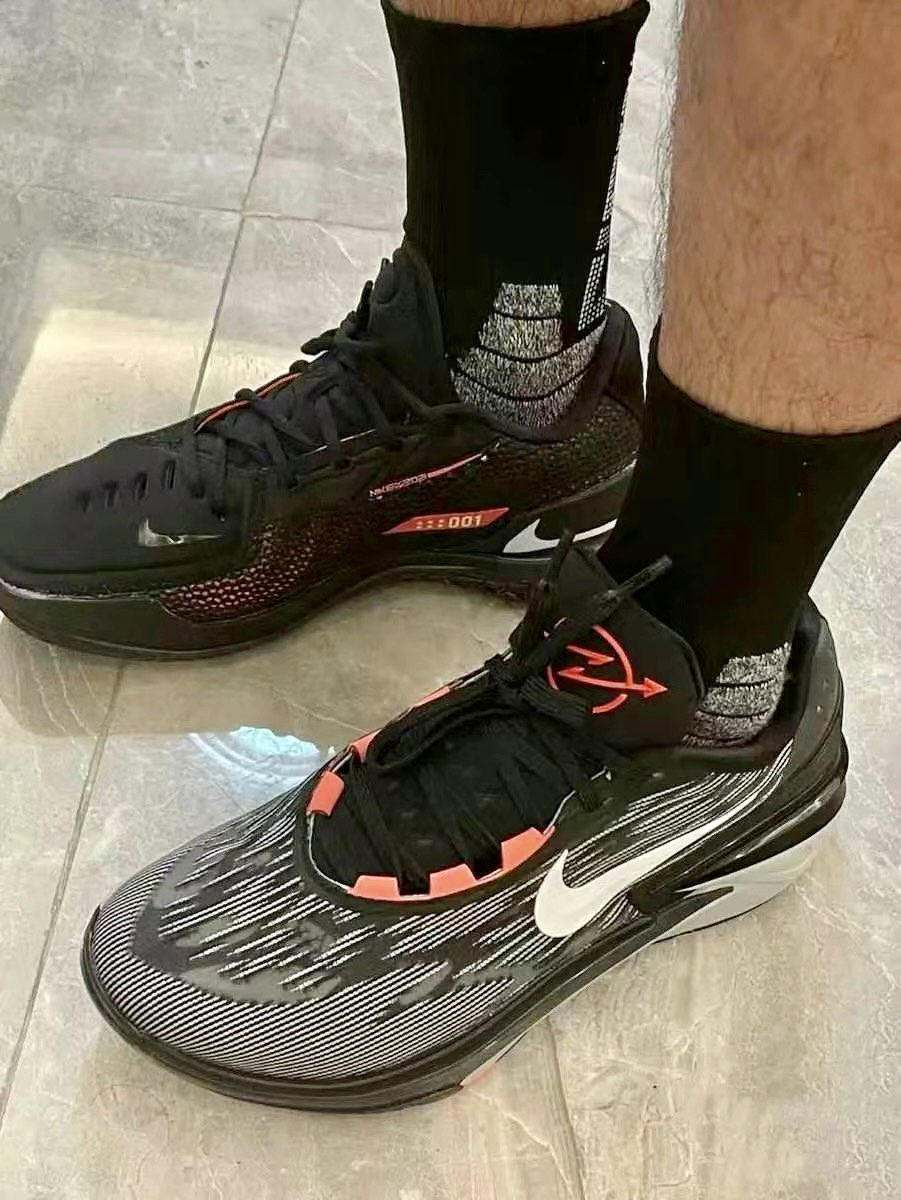 「暗焰疾速·红影统治」Nike G.T. Cut 2 黑红战神！抓地如锁+瞬吸缓震，血性攻防炸裂出街