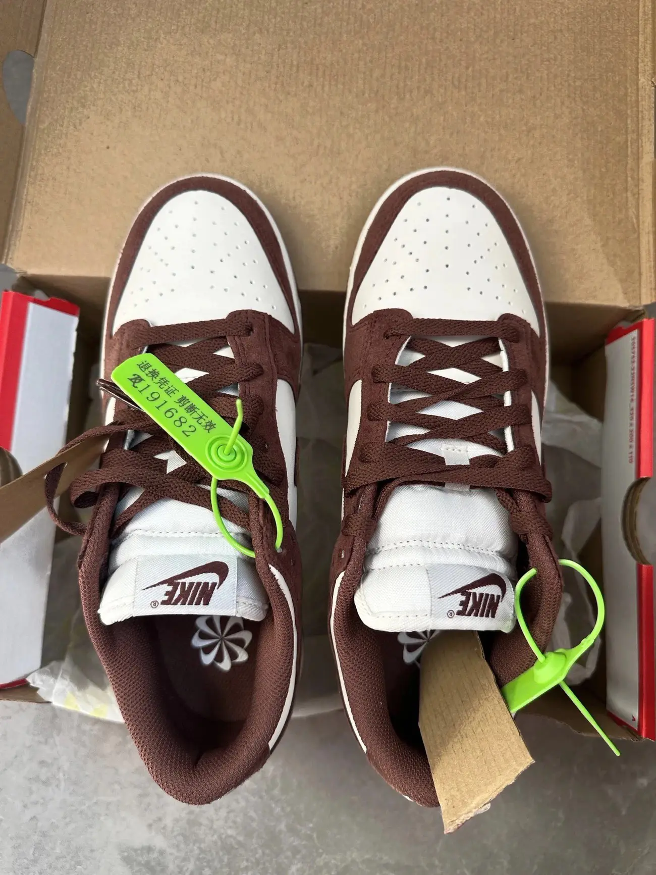 被追问无数次的板鞋!Nike Dunk Low白褐色太绝