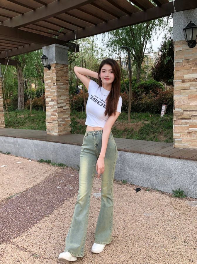 今天这一身被人夸腿好长，好会穿😜