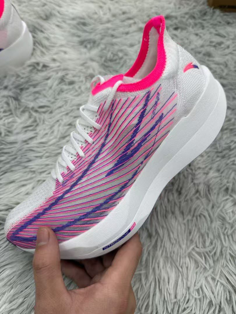 💥救命！这双跑鞋简直是我的本命战靴！！穿上直接想暴走10公里谁懂啊😭