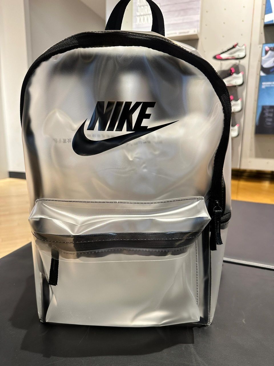 舒适与时尚并存！Nike双肩背包，潮流新选择！