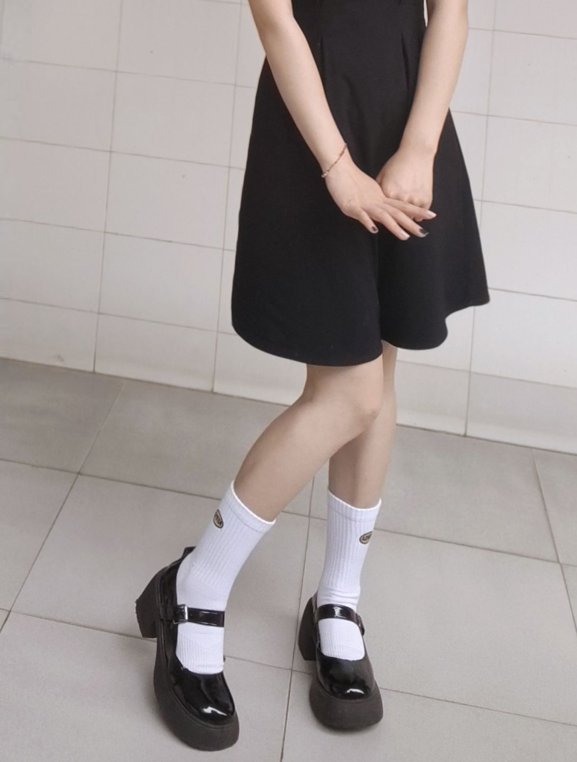 质量很好，不闷脚也不勒脚，上脚舒服，轻盈