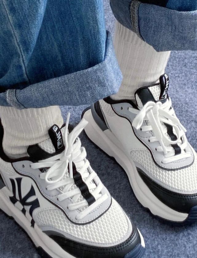 穿上好舒服的👟👟👟👟第一眼 就喜欢上了！