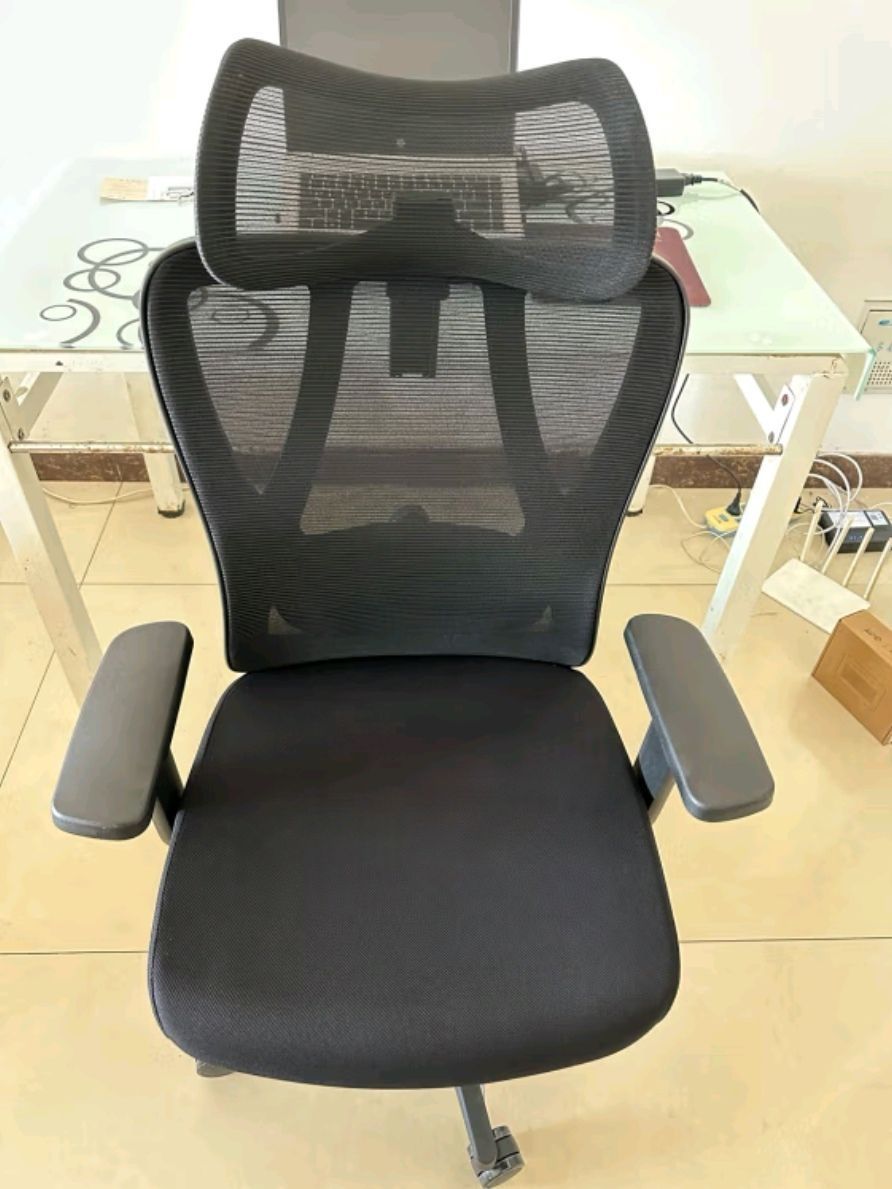 不到300的人体工学椅真香！