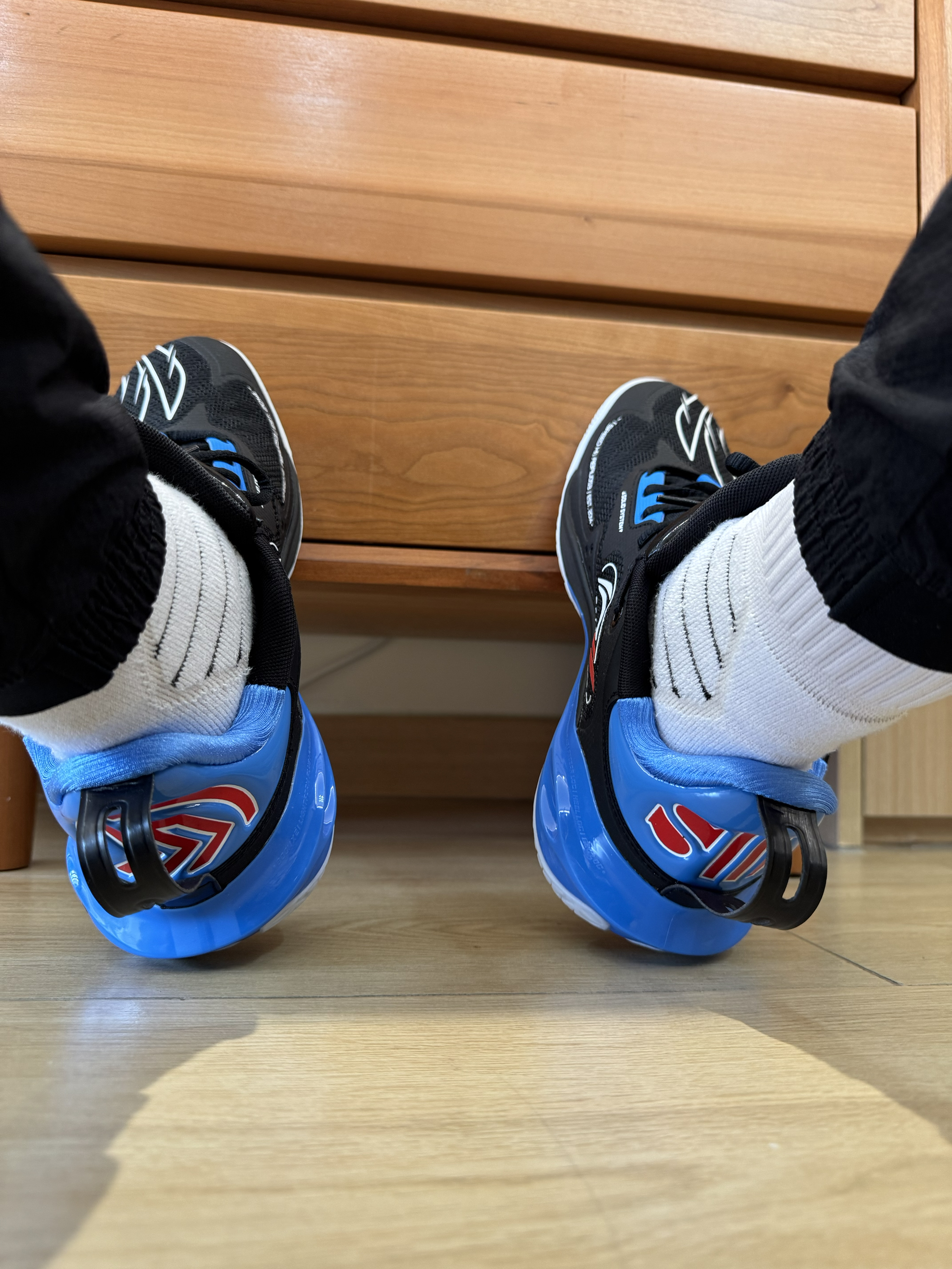 双䨻齐发❗贴地飞行,球场刺客😎