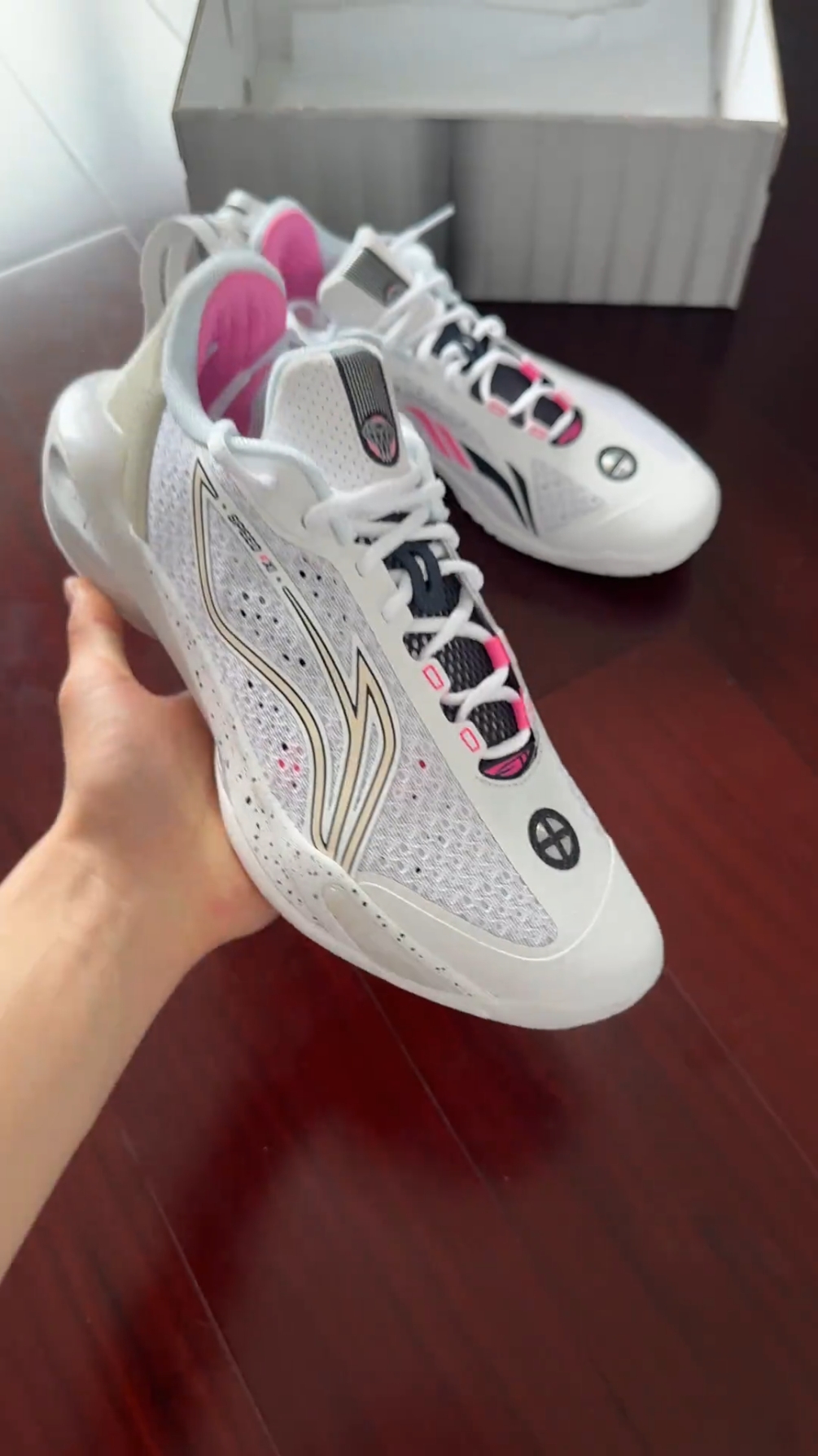 大家觉得这双鞋怎么样