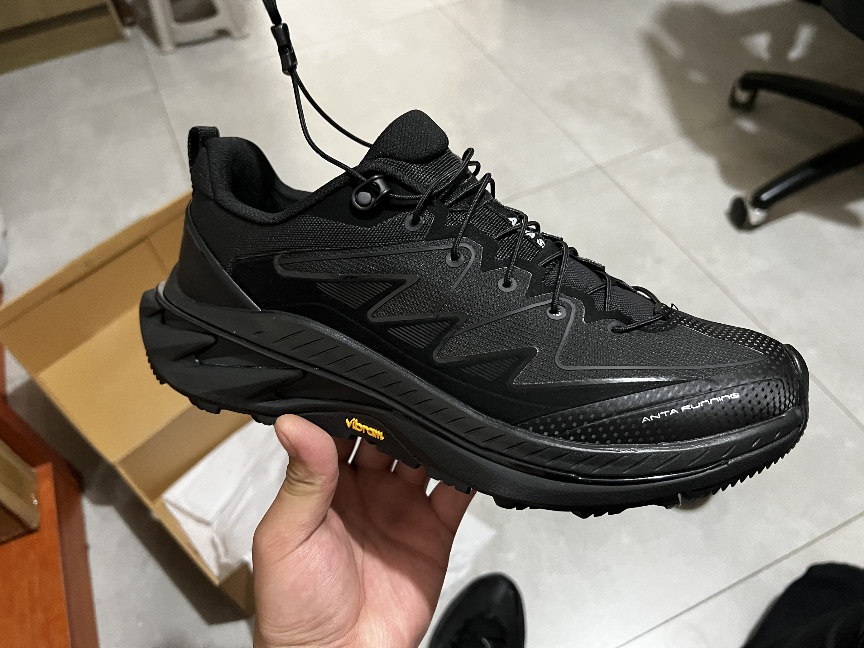 安踏探野Pro