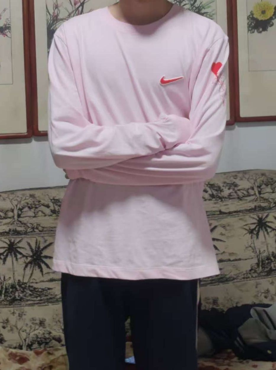 粉色t恤nike