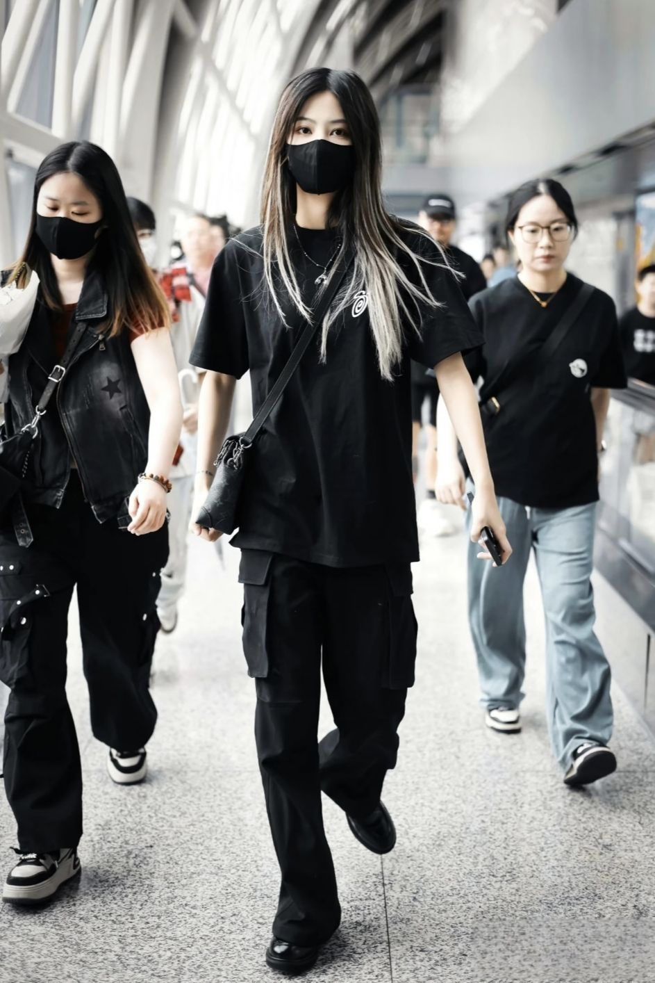 袁一琦机场穿搭📷